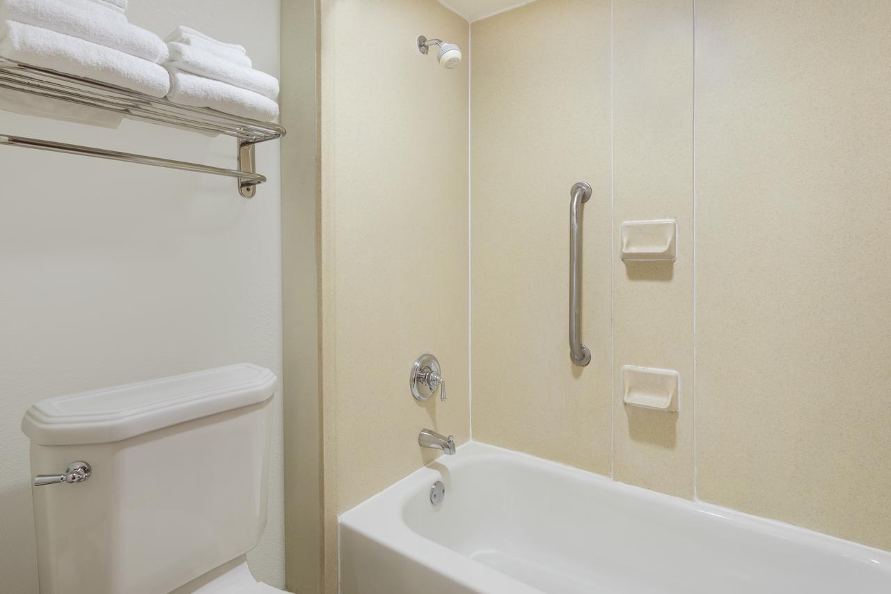 Baymont By Wyndham Orangeburg North Hotell Eksteriør bilde