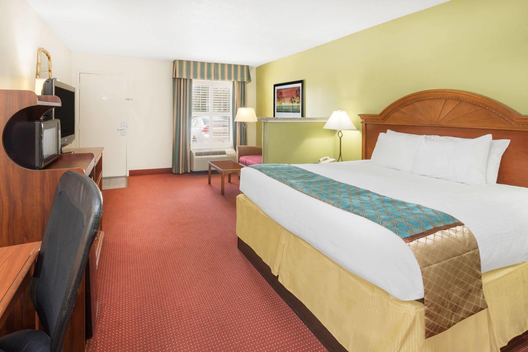 Baymont By Wyndham Orangeburg North Hotell Eksteriør bilde